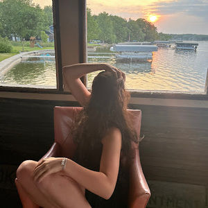 Meet your Posher, Ariana